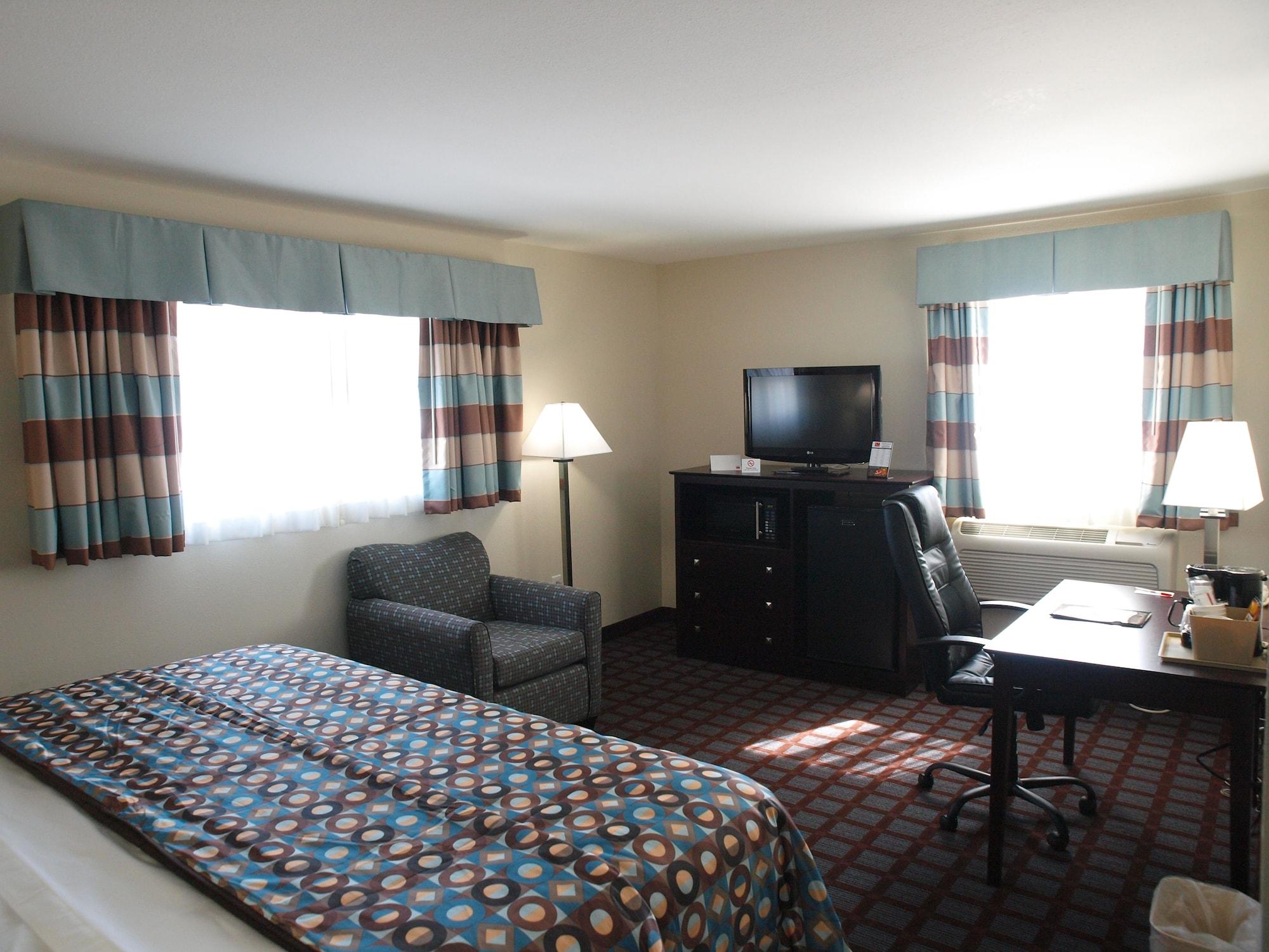 Baymont By Wyndham Iron Mountain Hotel Exterior foto